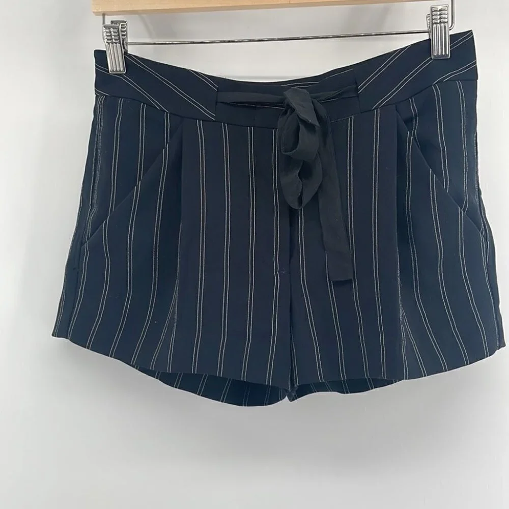 aritzia Wilfred pinstripe tie front shorts sz 2